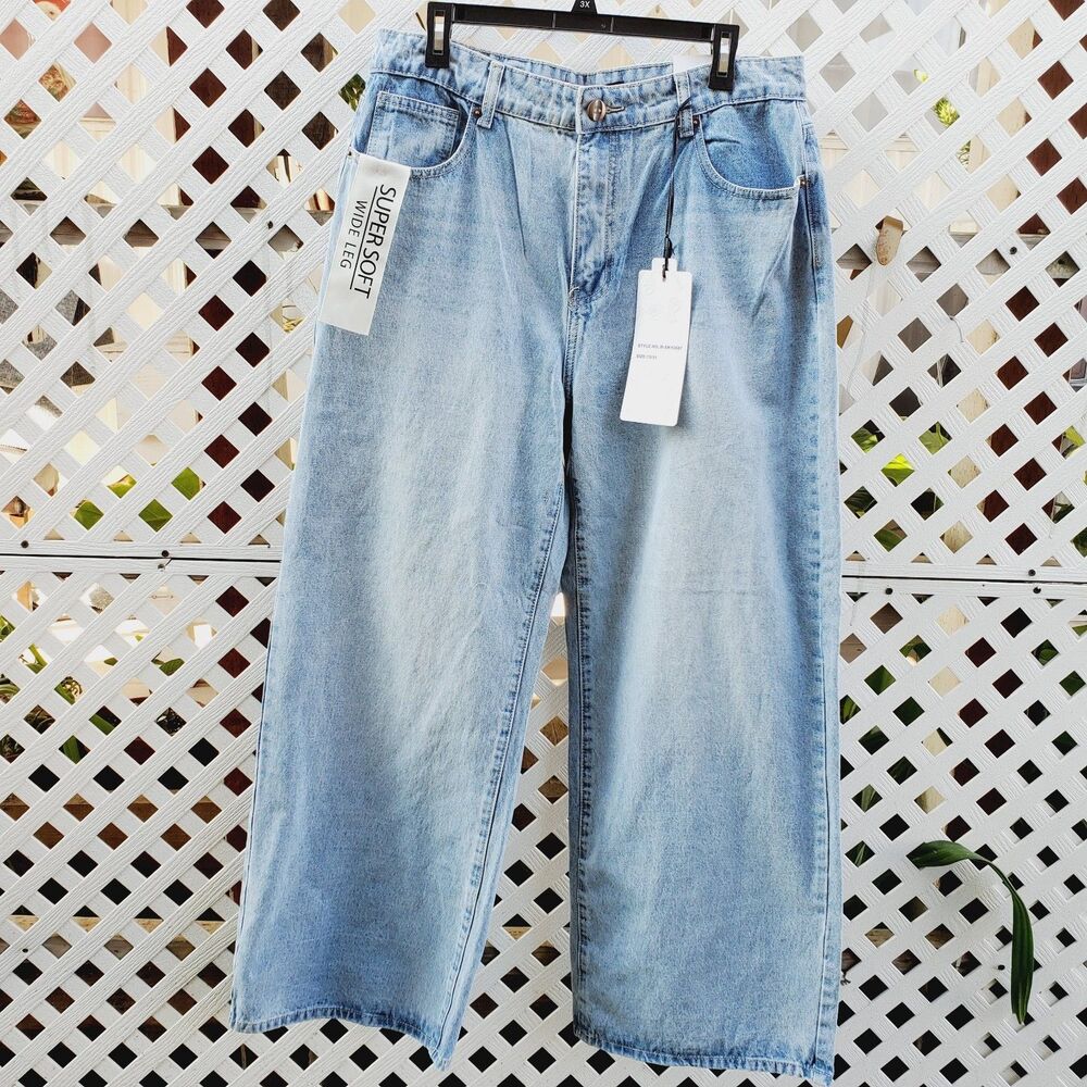 Sky Feather And Heart Logo Super Soft Wide Leg Jeans Size 7/28 NWT